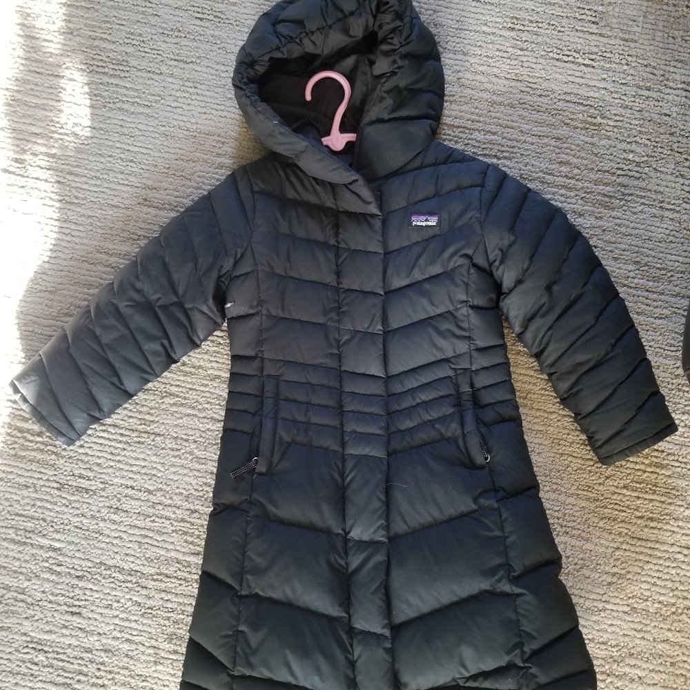 Patagonia girls xs 5/6 long down parka